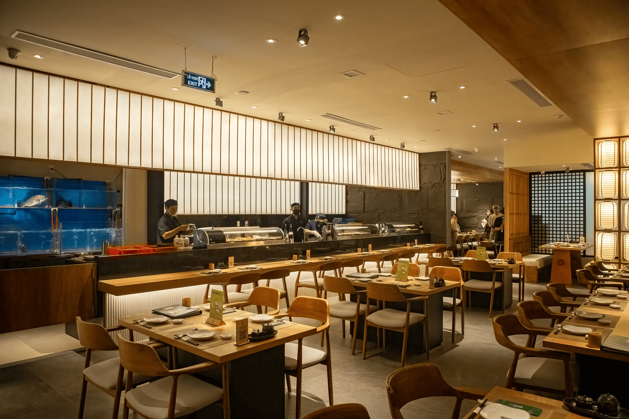Sushi Tei has a modern and elegant space, with a cozy design and an open sushi counter (Source: Fanpage Sushi Tei Vietnam)